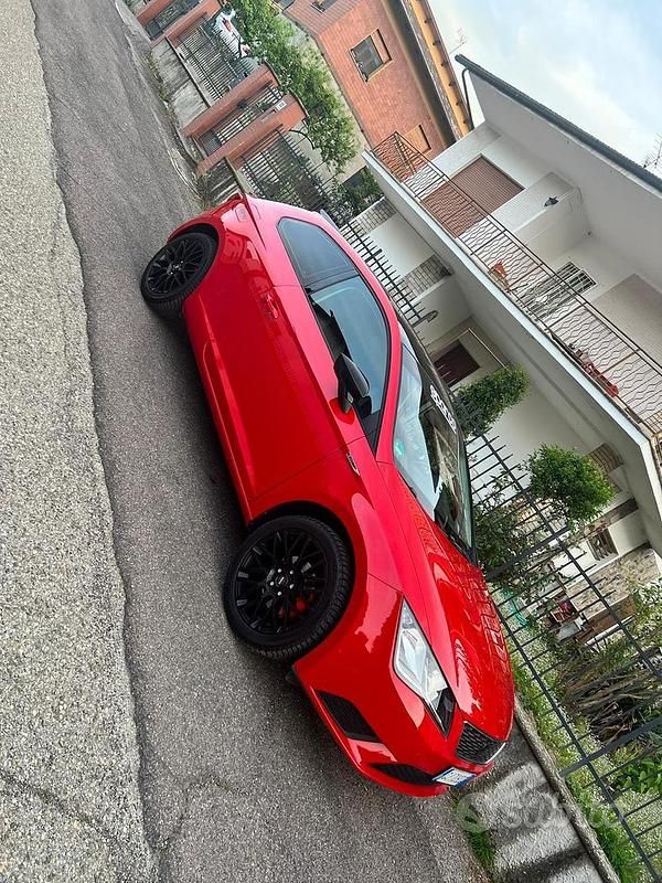 Usata Seat Leon 105 CV (77 kW) 2014 Rosso Station wagon