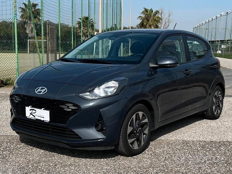 Usata Hyundai i10 63 CV (46 kW) 2024 Grigio Utilitaria