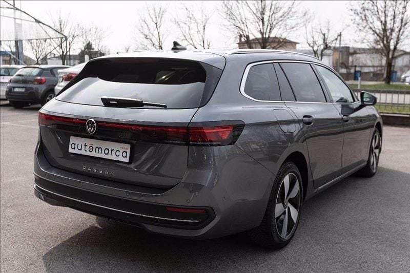 Usata VW Passat Business 150 CV (110 kW) 2024 Grigio Station wagon