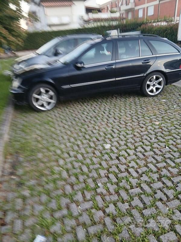 Usata Mercedes 220 224 CV (164 kW) 2004 Nero Berlina