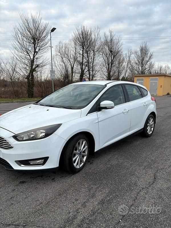 Usata Ford Focus Titanium S 120 CV (88 kW) 2016 Bianco Berlina