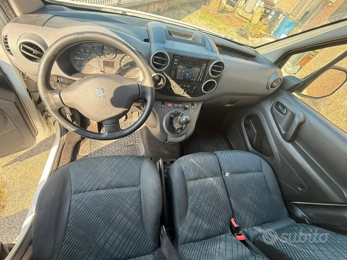 Usata Peugeot Partner 90 CV (66 kW) 2011 Monovolume