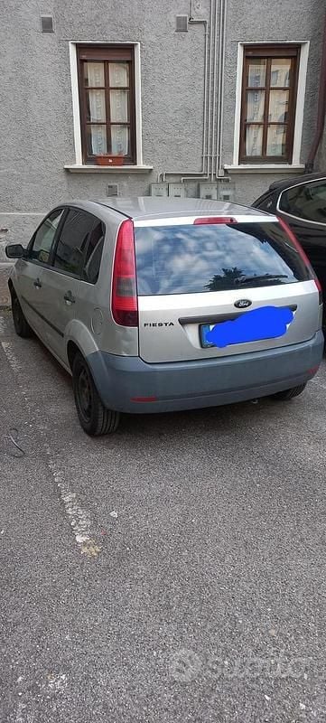 Gebraucht Ford Fiesta 75 PS (55 kW) 2003 Grau Kleinwagen