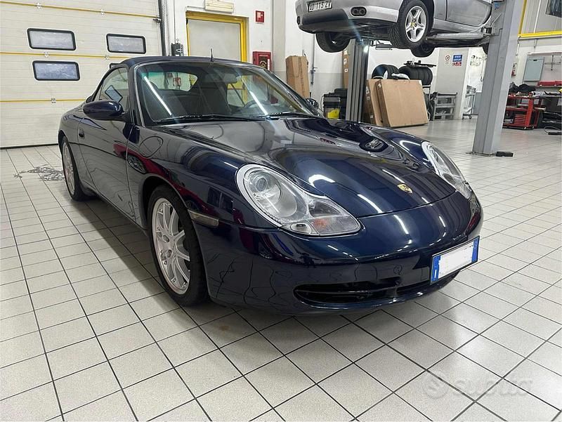 Usata Porsche 911 Carrera 4 Cabriolet 300 CV (220 kW) 2000 Blu Cabrio