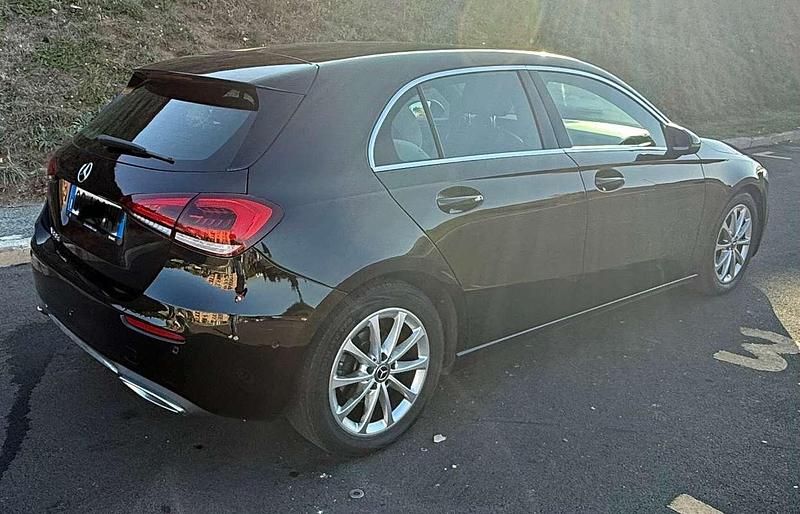Usata Mercedes A180 116 CV (85 kW) 2019 Nero Berlina