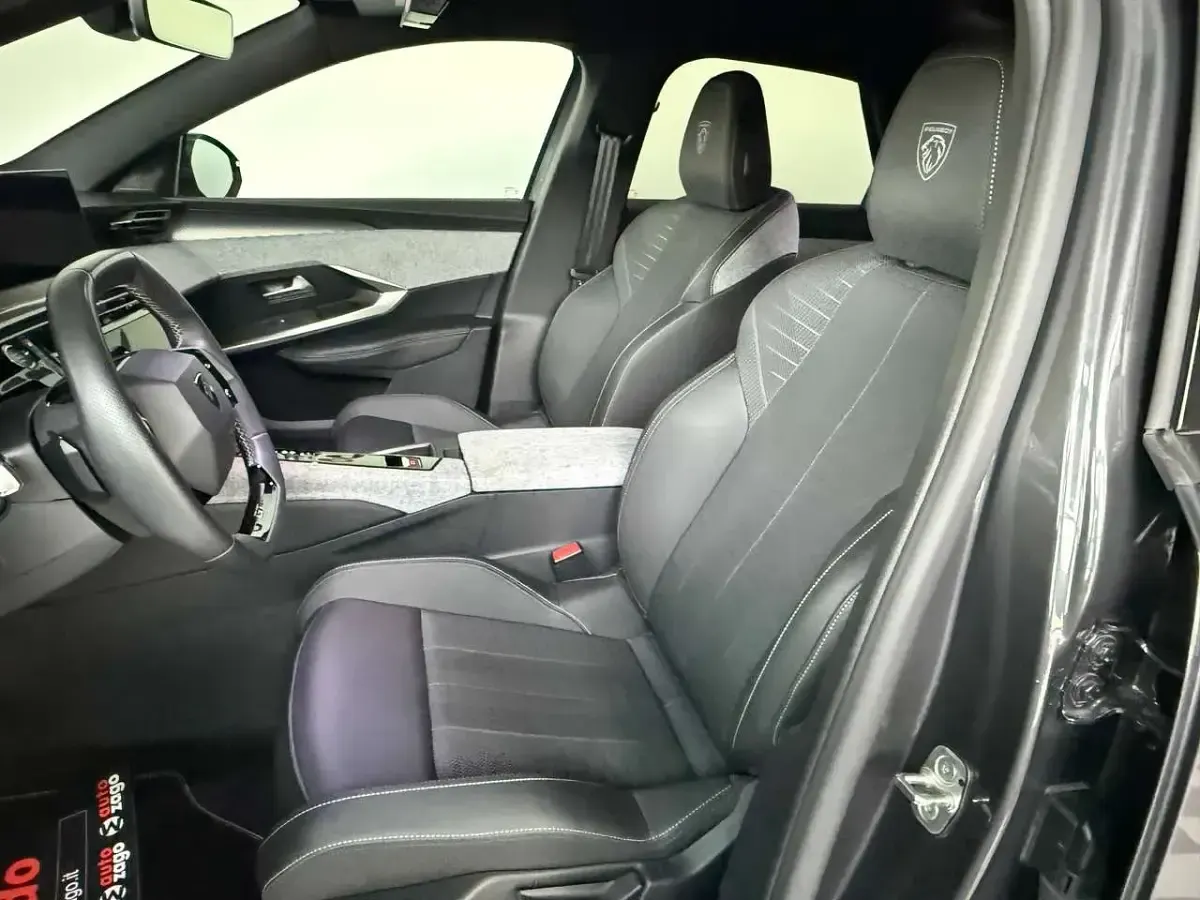 Usata Peugeot 3008 GTi 136 CV (100 kW) 2025 Grigio scuro metallizzato SUV