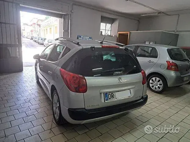 Usata Peugeot 207 109 CV (80 kW) 2008 Nero Station wagon