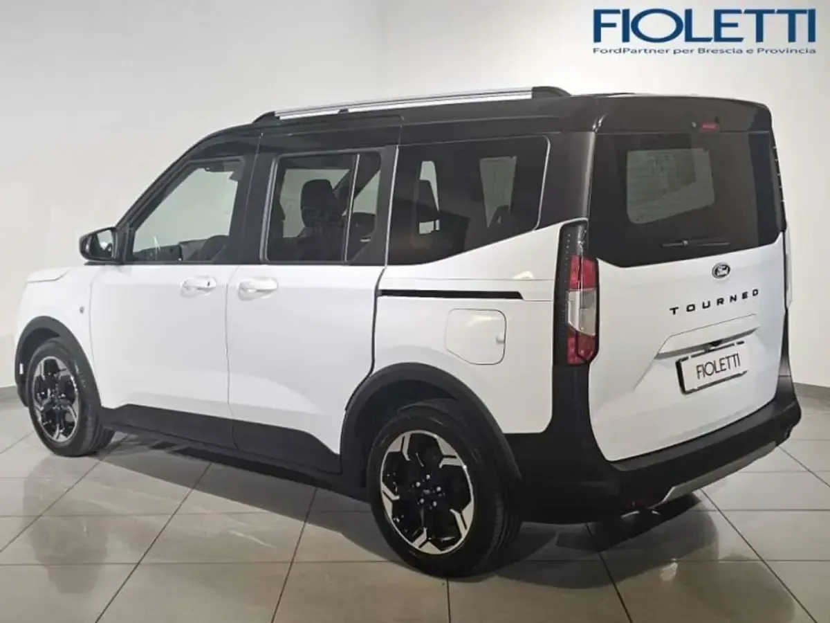 Usata Ford Tourneo Courier Active 124 CV (91 kW) 2024 Bianco Monovolume