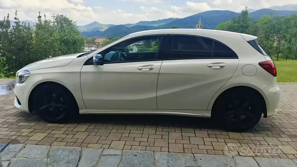 Usata Mercedes A200 AMG line 136 CV (100 kW) 2018 Bianco Berlina