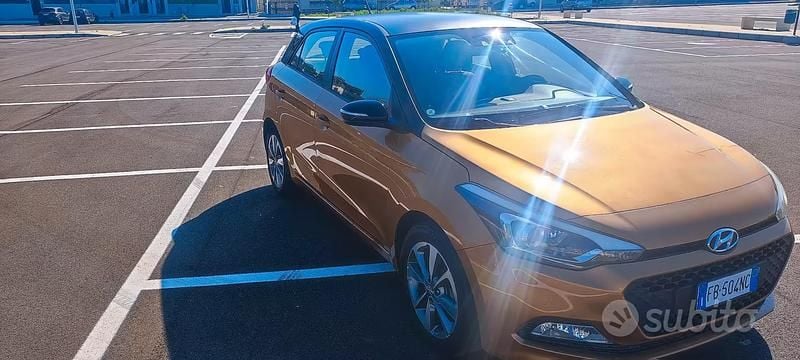 Usata Hyundai i20 Comfort 90 CV (66 kW) 2015 Berlina