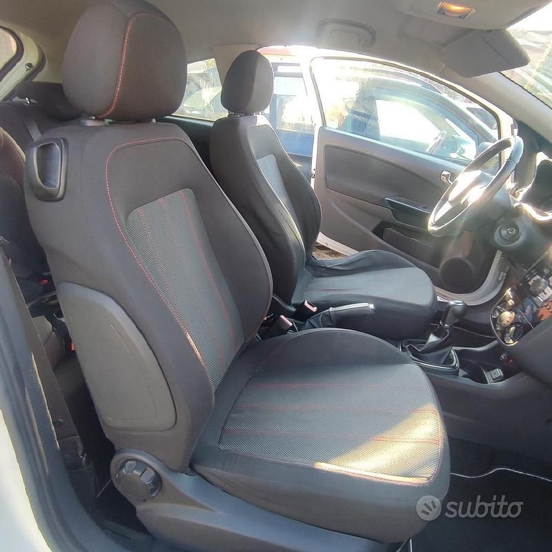 Usata Opel Corsa 86 CV (63 kW) 2011 Bianco Utilitaria