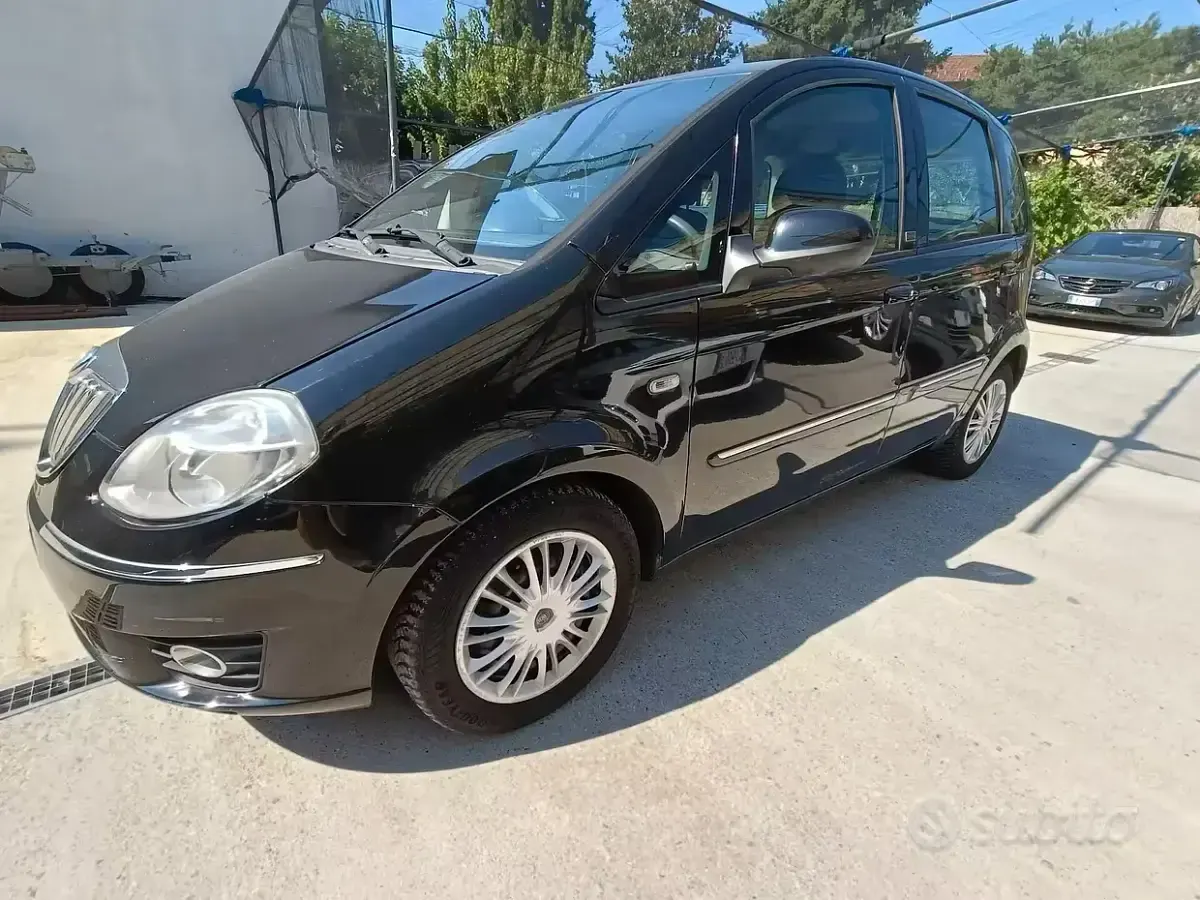 Usata Lancia Musa 77 CV (56 kW) 2010 Monovolume