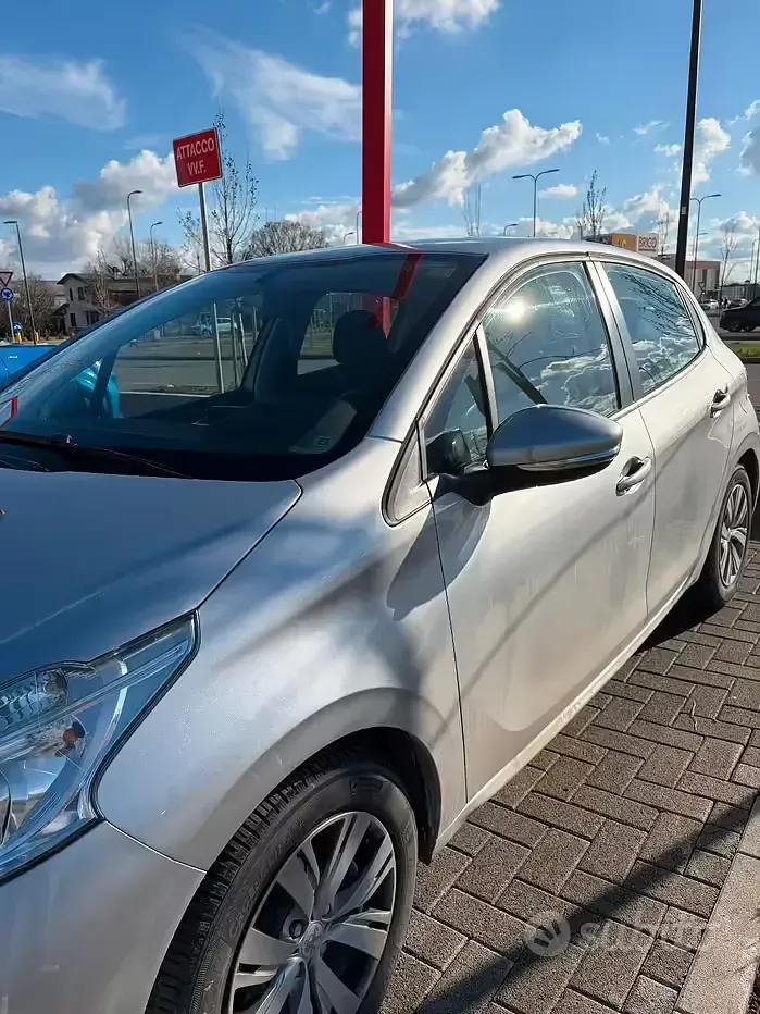 Usata Peugeot 208 2014 Grigio Utilitaria