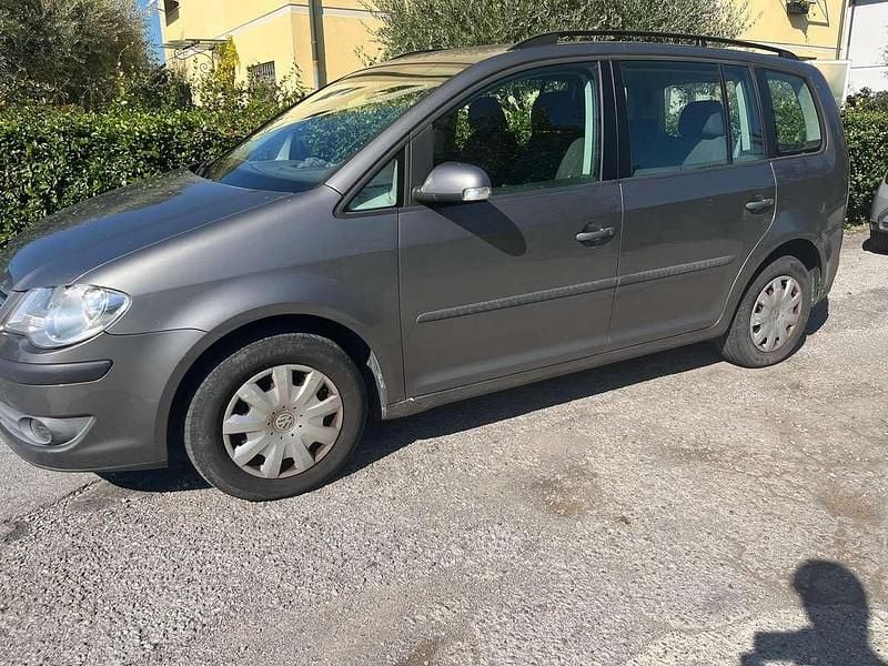Usata VW Touran Conceptline 109 CV (80 kW) 2009 Grigio Monovolume
