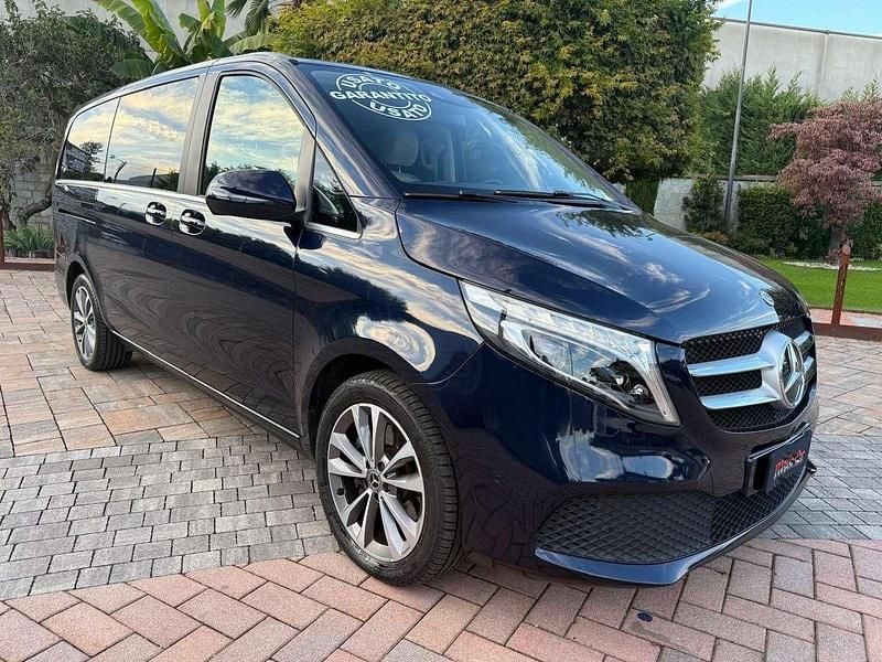 Usata Mercedes V250 190 CV (139 kW) 2021 Blu/azzurro Monovolume