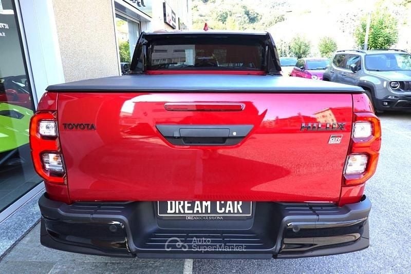 Nuova Toyota HiLux Sport 204 CV (150 kW) 2025 Rosso metallizzato Pick-up