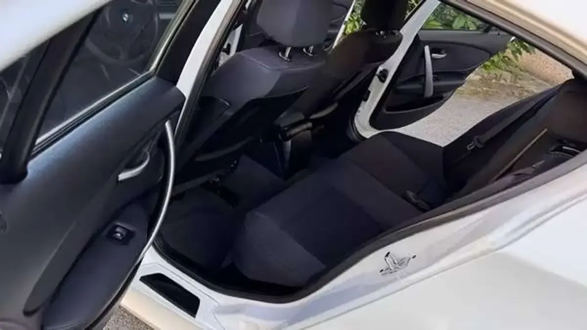 Usata BMW 116 122 CV (89 kW) 2009 Bianco Utilitaria