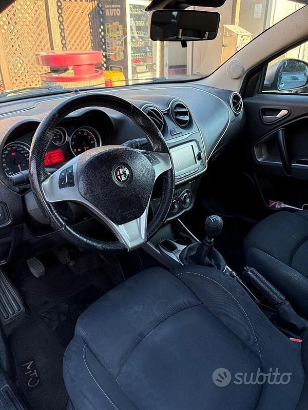 Usata Alfa Romeo MiTo Distinctive 79 CV (58 kW) 2017 Nero Utilitaria