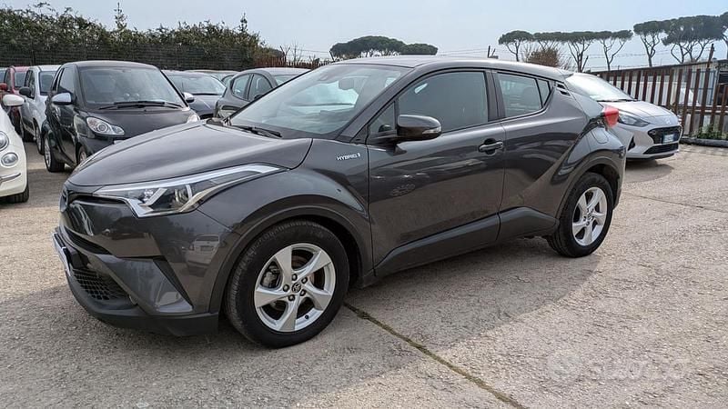 Usata Toyota C-HR Business Edition 122 CV (89 kW) 2019 Grigio SUV