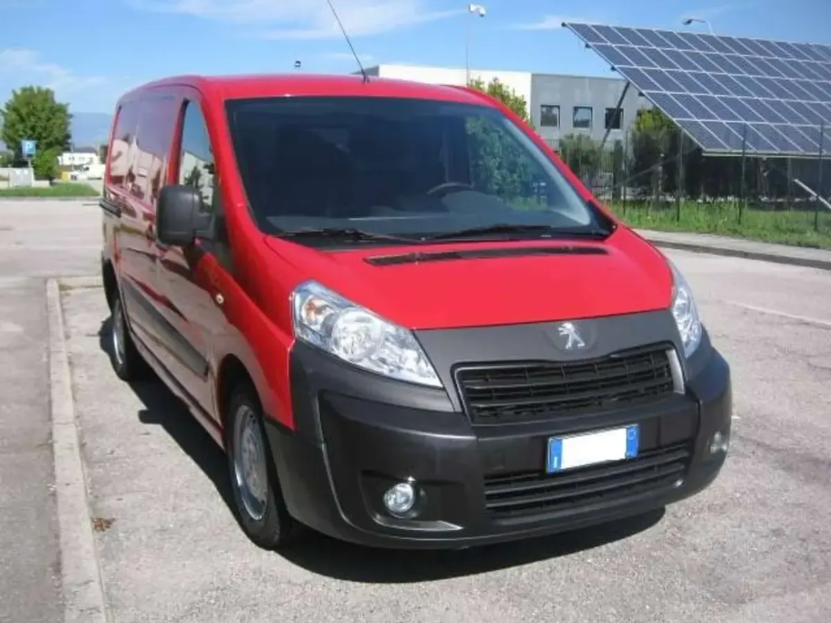 Usata Peugeot Expert 128 CV (94 kW) 2016 Rosso Furgone