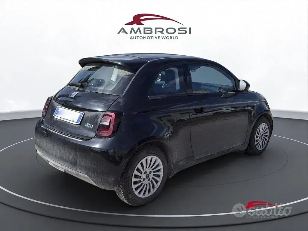 Usata Fiat 500e 42 kW (58 CV) 2023 Nero Utilitaria