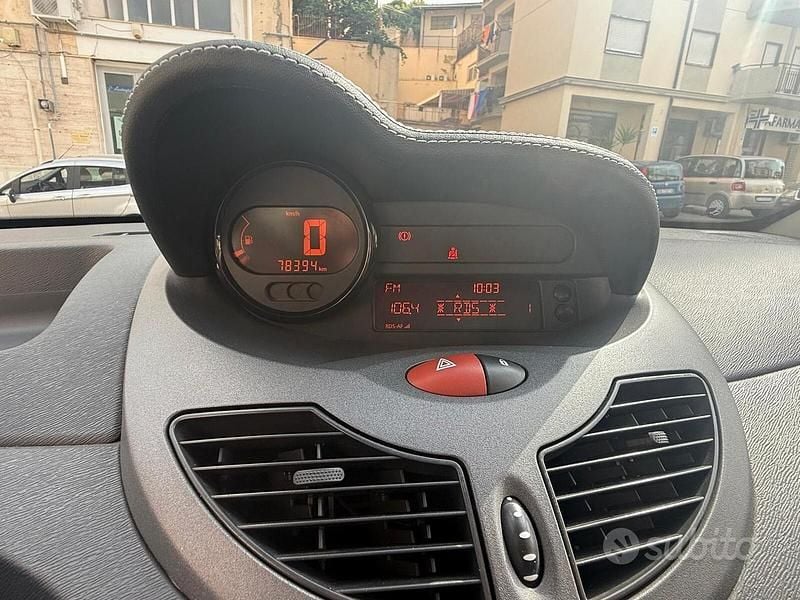 Usata Renault Twingo 75 CV (55 kW) 2010 Bianco Utilitaria
