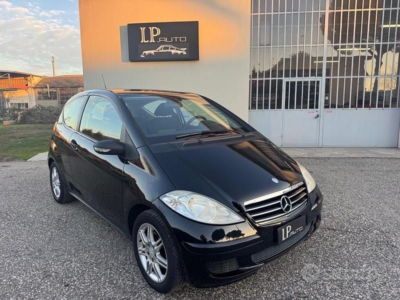 Nero Usata 2007 Mercedes A150 Classic Coupé | 2750 € (Buon prezzo) - Immagine 1/4