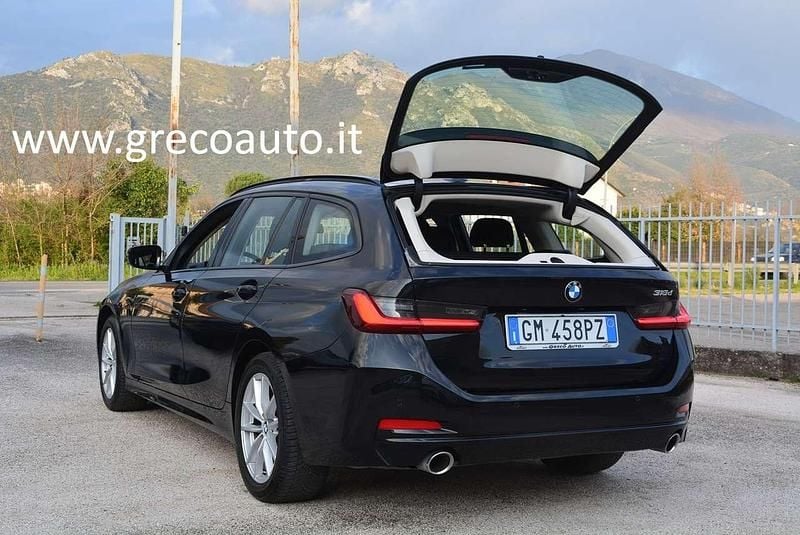 Usata BMW 316 Advantage 122 CV (89 kW) 2023 Saphire schwarz Station wagon