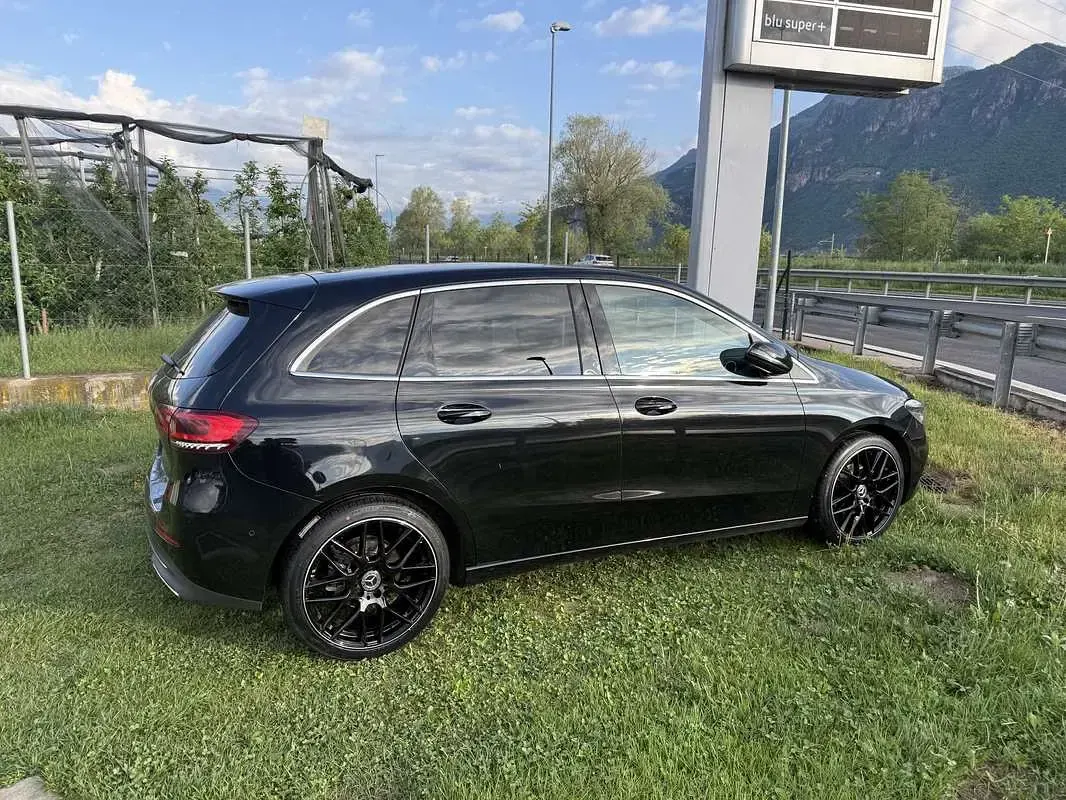 Usata Mercedes B180 Premium 116 CV (85 kW) 2019 Utilitaria