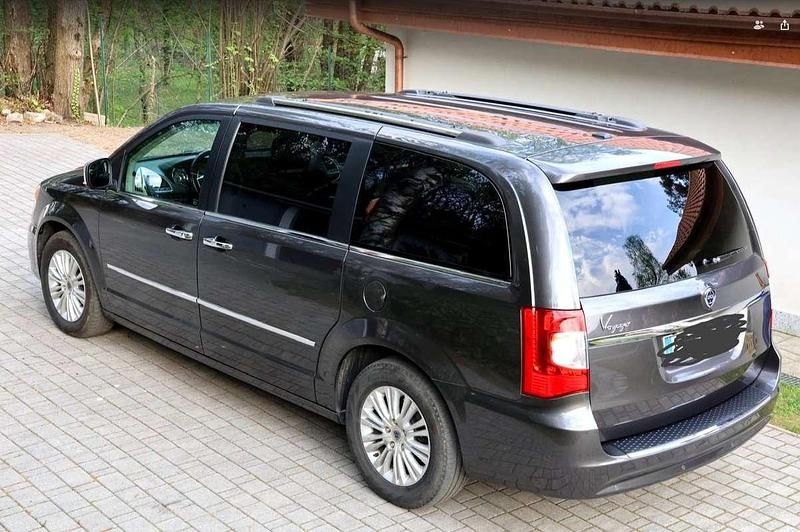 Gebraucht Lancia Voyager Platinum 177 PS (130 kW) 2015 Grau Van / Kleinbus