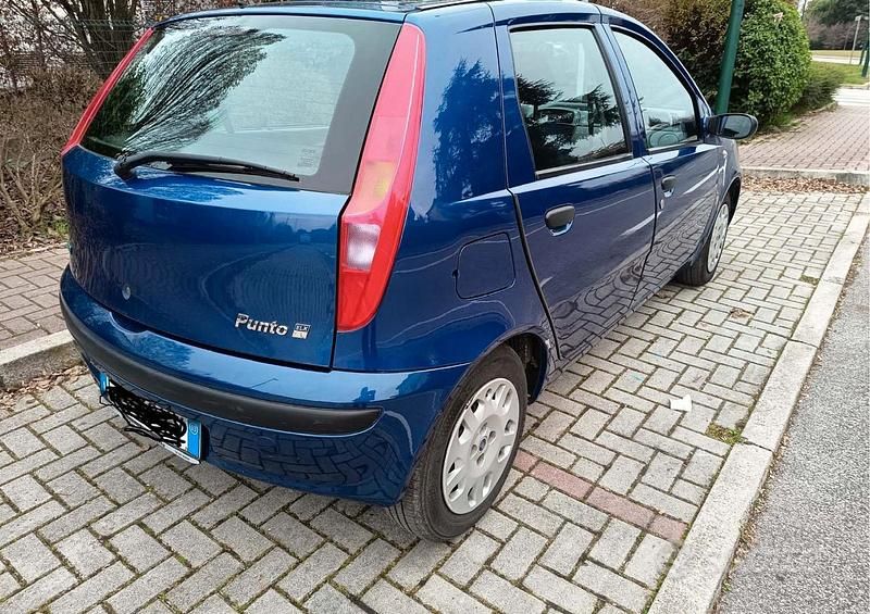 Usata Fiat Punto 2003 Blu Berlina