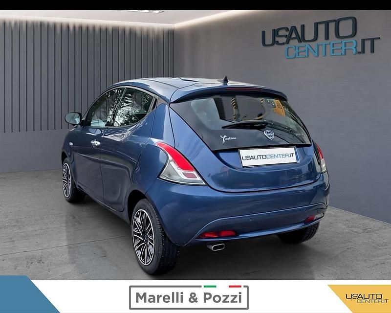 Usata Lancia Ypsilon Gold 70 CV (51 kW) 2021 Utilitaria