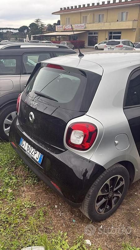 Begagnad Smart ForFour 71 HK (52 kW) 2015 Svart Halvkombi