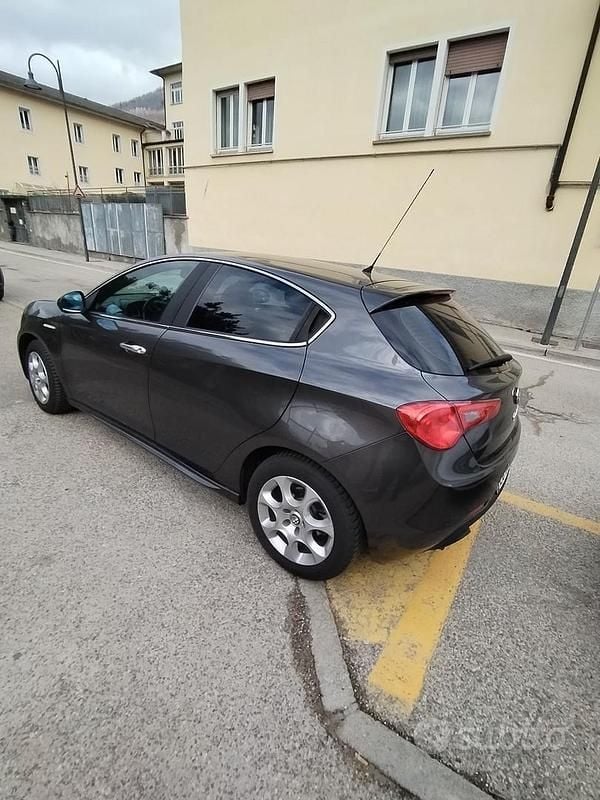Usata Alfa Romeo Giulietta 170 CV (125 kW) 2011 Utilitaria