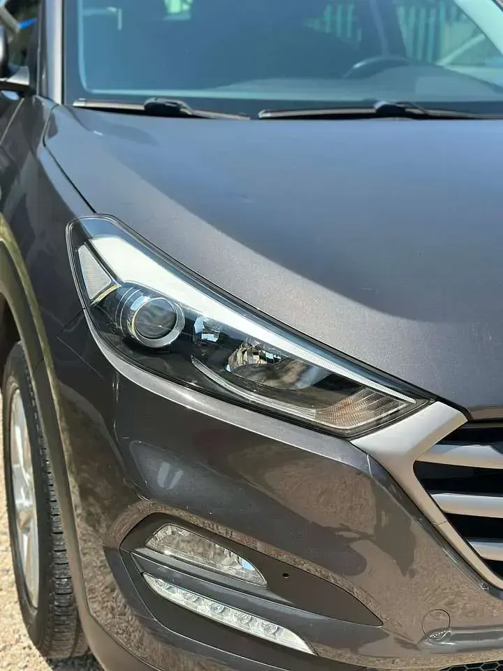 Usata Hyundai Tucson Comfort 116 CV (85 kW) 2016 Grigio SUV