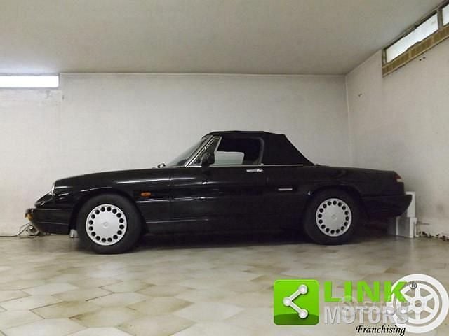 Usata Alfa Romeo Spider 109 CV (80 kW) 1991 Nero Cabrio