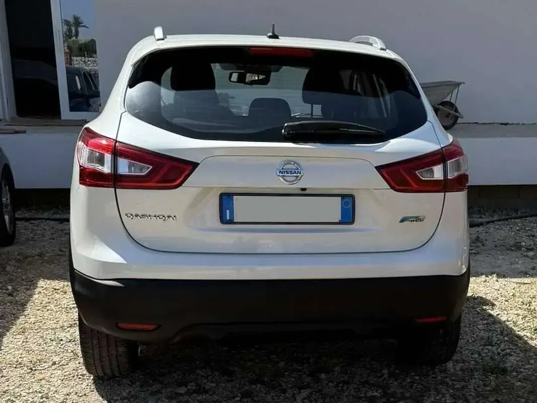 Usata Nissan Qashqai Tekna 110 CV (80 kW) 2014 Bianco SUV