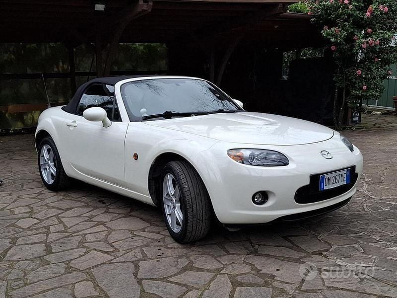 Usata Mazda MX5 126 CV (92 kW) 2008 Cabrio