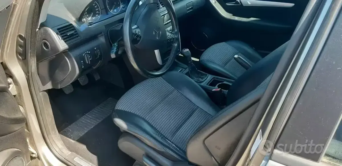 Usata Mercedes A170 Elegance 116 CV (85 kW) 2005 Grigio Monovolume