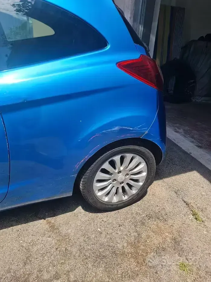 Usata Ford Ka 69 CV (50 kW) 2011 Bluazzurro Utilitaria