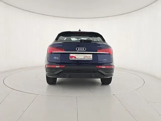 Usata Audi Q5 Sportback Advanced 204 CV (150 kW) 2022 Blu navarra metallizzato SUV