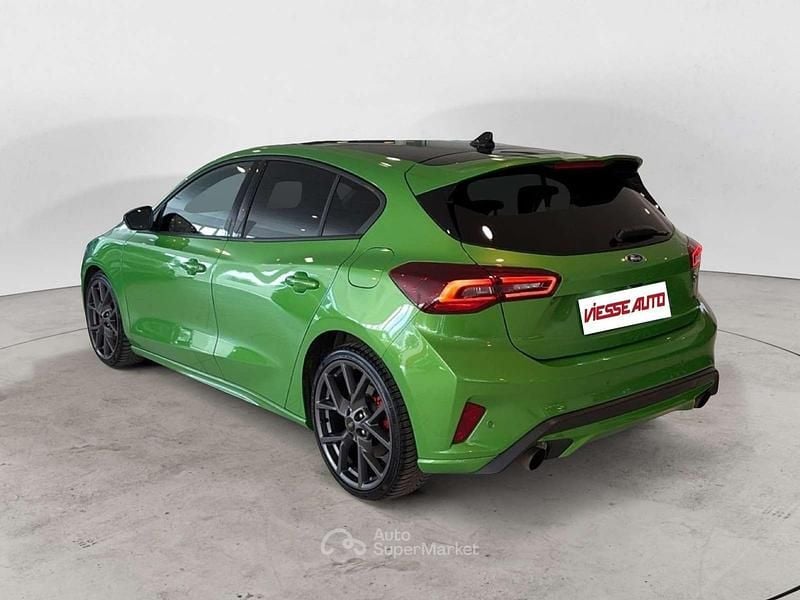 Usata Ford Focus ST 280 CV (205 kW) 2024 Verde Berlina