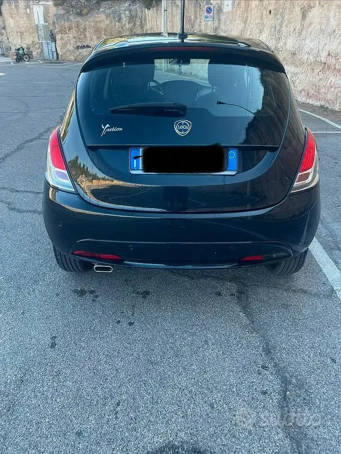 Usata Lancia Ypsilon 60 CV (44 kW) 2020 Nero Utilitaria