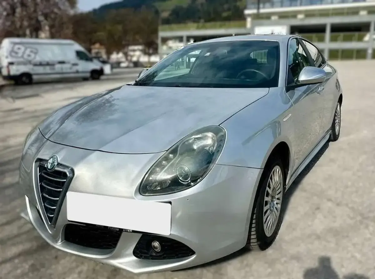 Usata Alfa Romeo Giulietta 105 CV (77 kW) 2011 Grigio Utilitaria