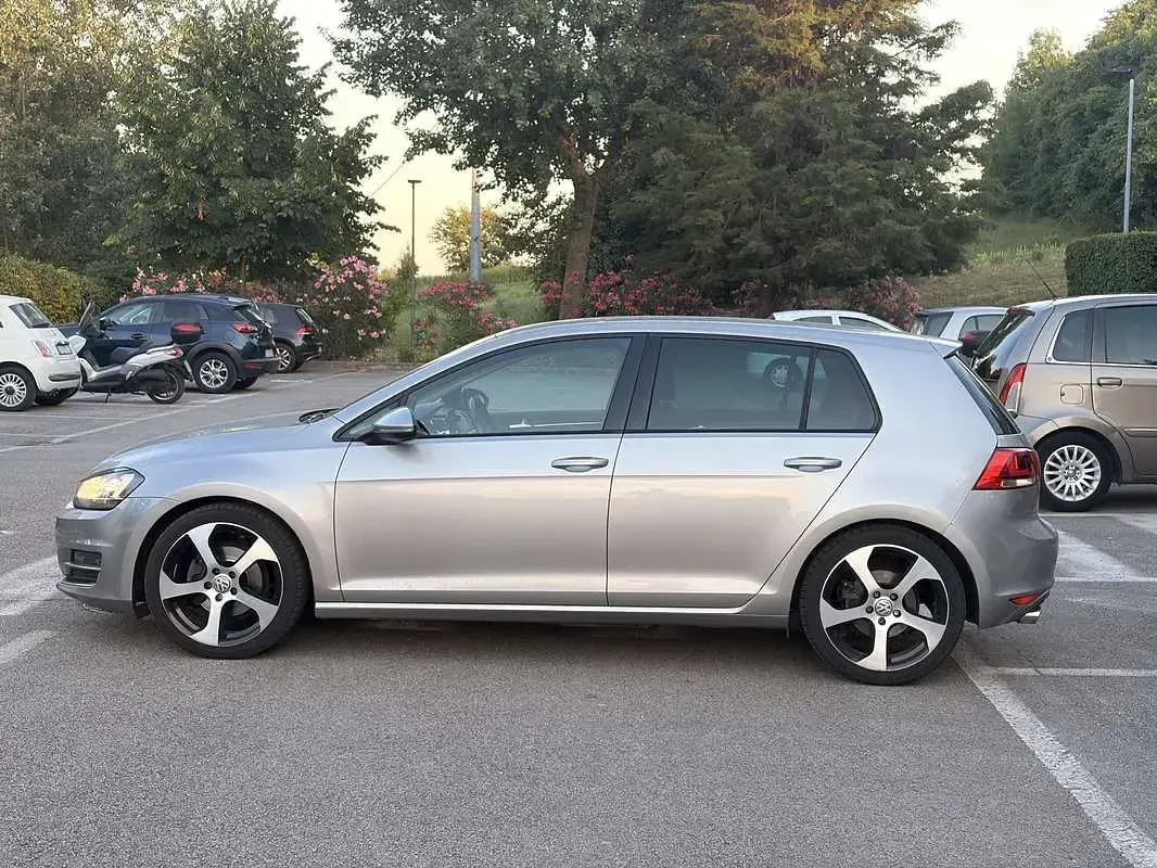 Usata VW Golf VII Highline 140 CV (102 kW) 2013 Argento Berlina