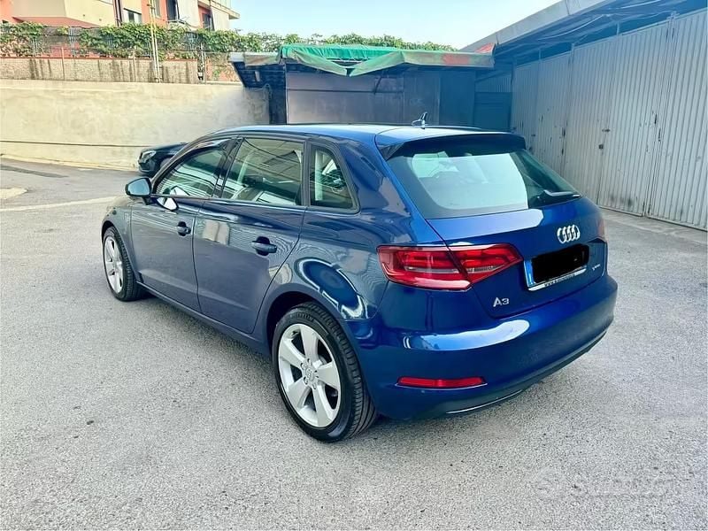 Usata Audi A3 Ambiente 110 CV (80 kW) 2015 Blu Berlina