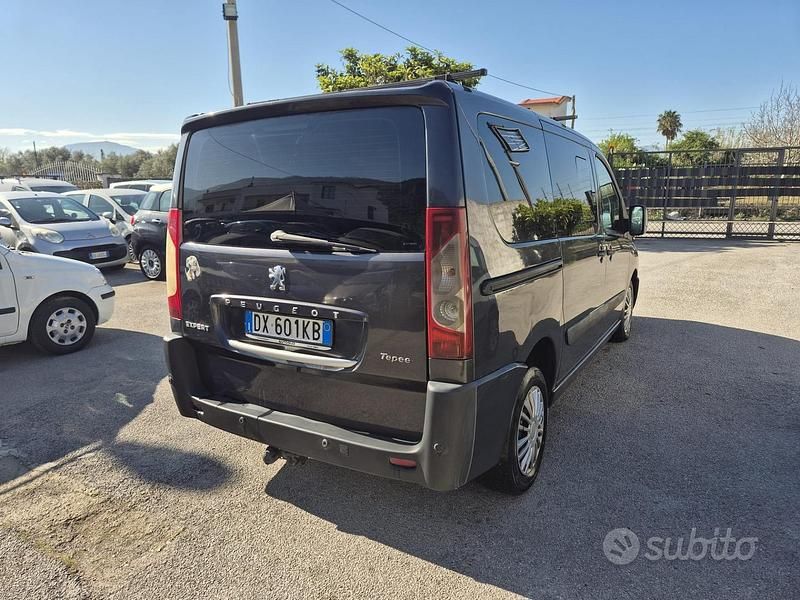 Usata Peugeot TePee Premium 120 CV (88 kW) 2008 Grigio Monovolume