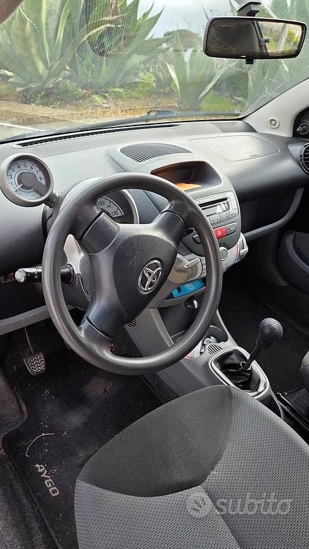 Usata Toyota Aygo 67 CV (49 kW) 2007 Nero Utilitaria