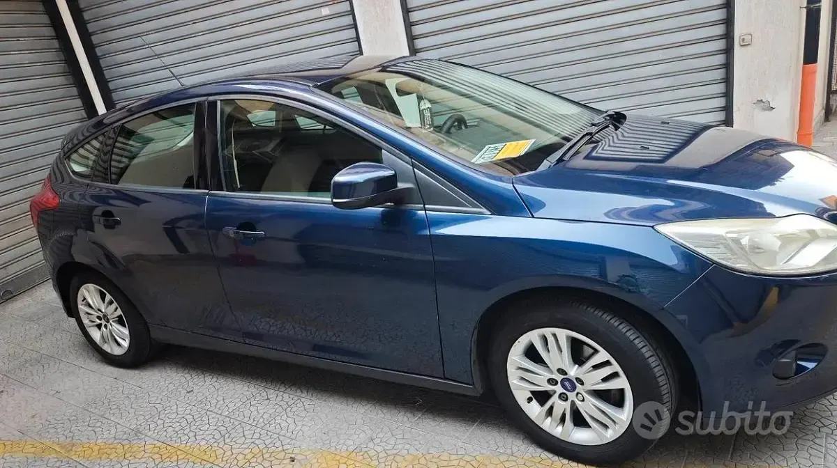 Usata Ford Focus 116 CV (85 kW) 2011 Bluazzurro Berlina