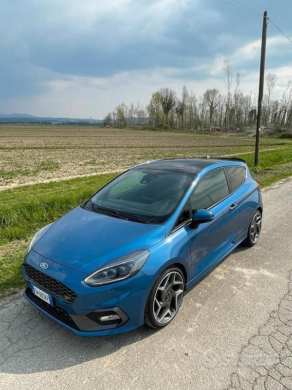 Usata Ford Fiesta ST200 200 CV (147 kW) 2019 Blu Utilitaria
